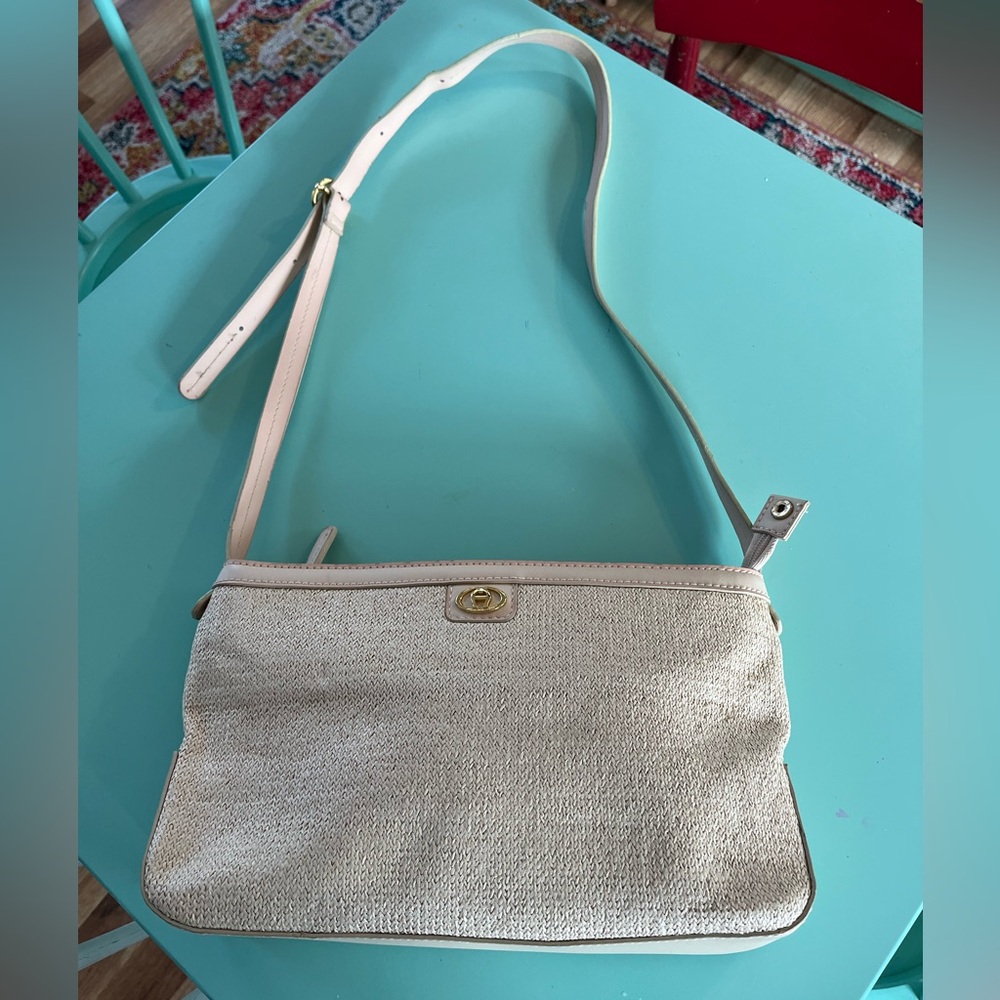 Etienne Aigner Vintage GUC light tan with a tight woven straw.